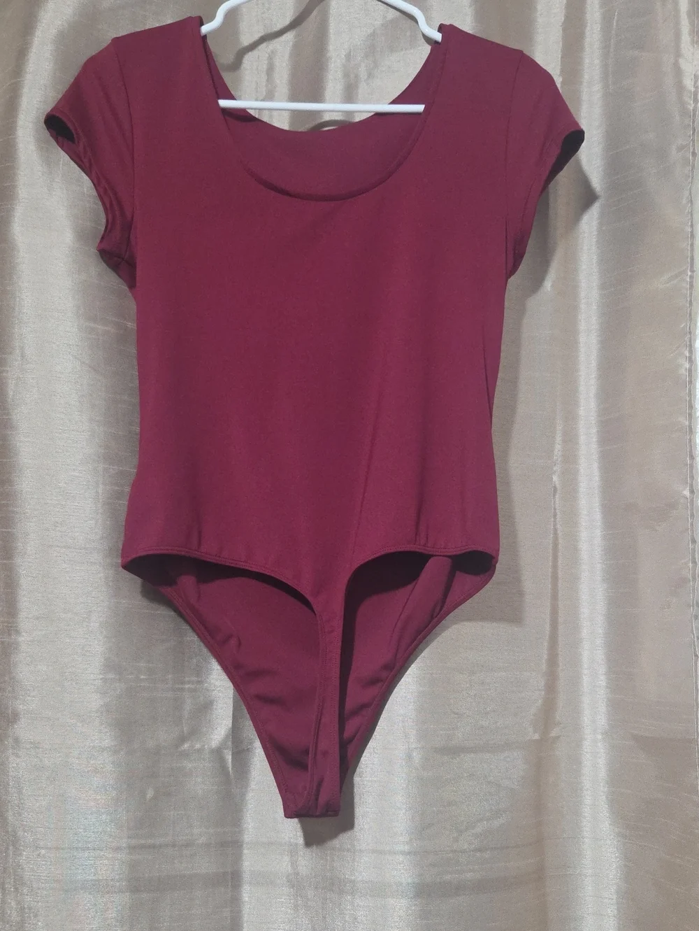 Short Sleeve Bodysuit in Deep Wine Size M
